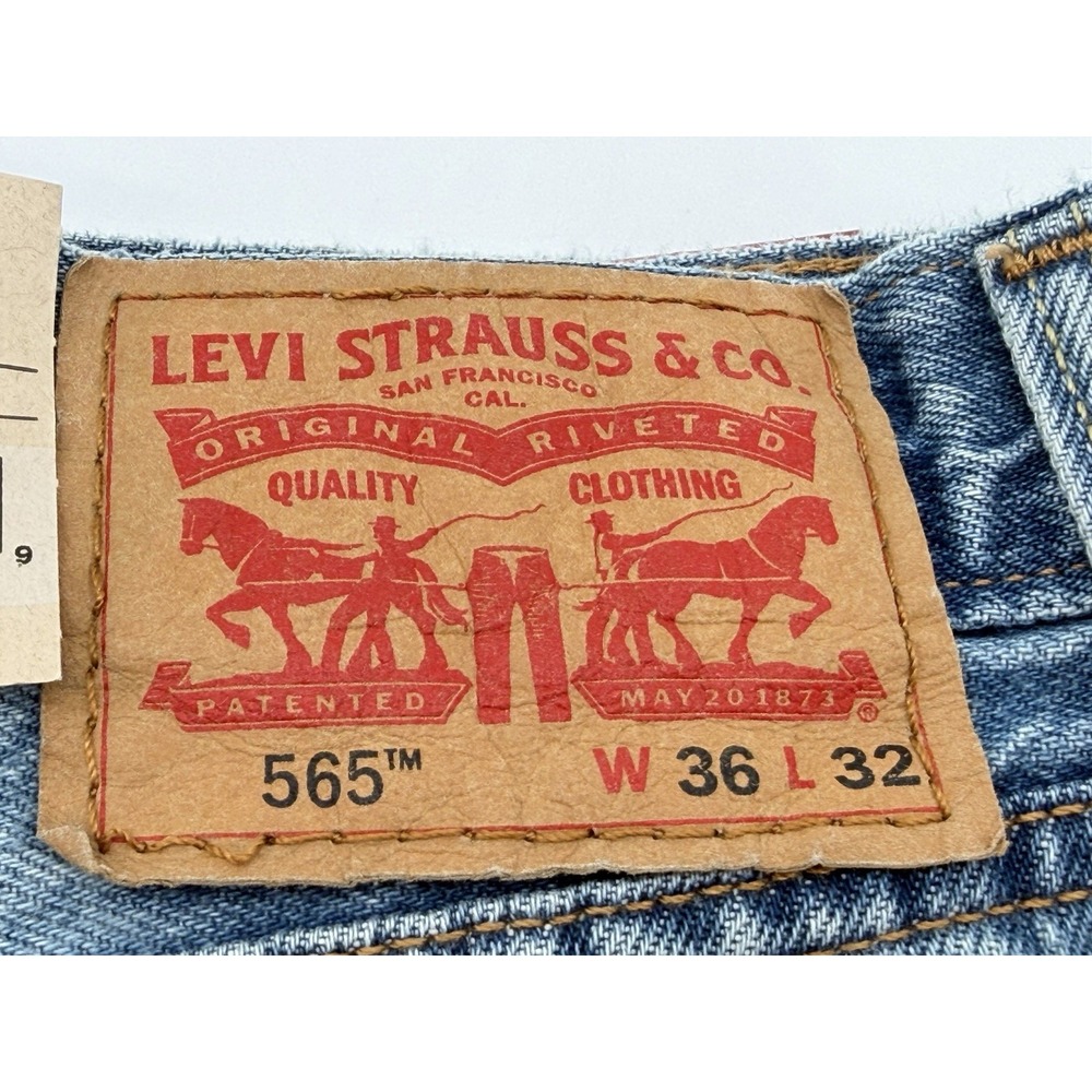 Men's Size 36x32- Levi's 565 '97 Loose Straight Jeans Light Wash Denim A72210013 - Picture 3 of 7